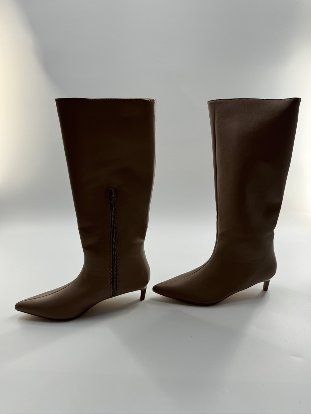PrettyLittleThing Mushroom Point Toe Knee High Boots – Women’s US 7 NIB - Picture 3 of 9